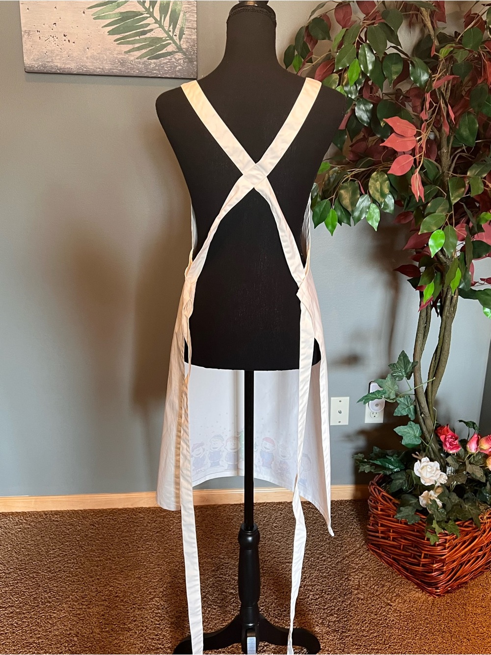 Peanuts Christmas Themed Off-White Apron from The Vermont Country Store - Picture 5 of 7